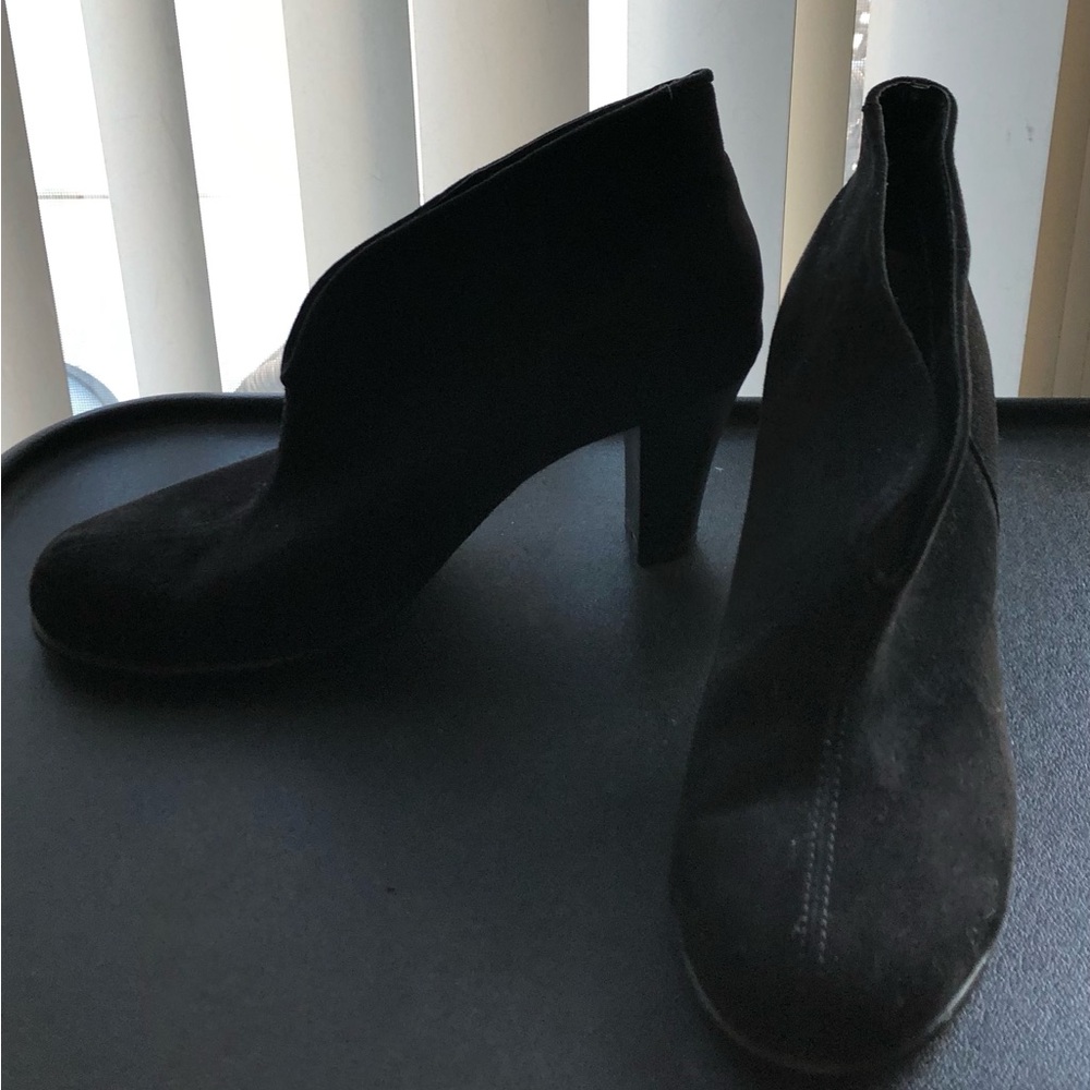 Source Unknown Black Heeled Boots